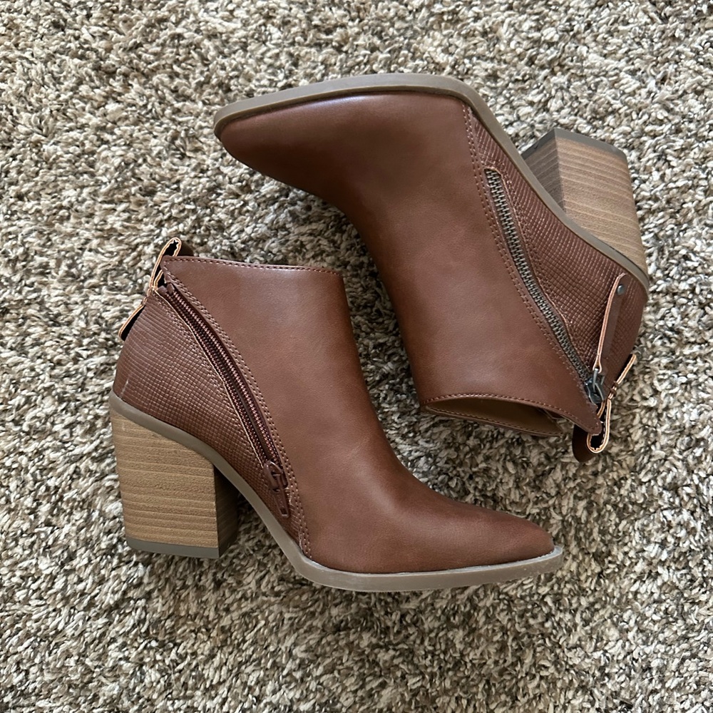 Universal Thread Brown Ankle Boots with Block Heel